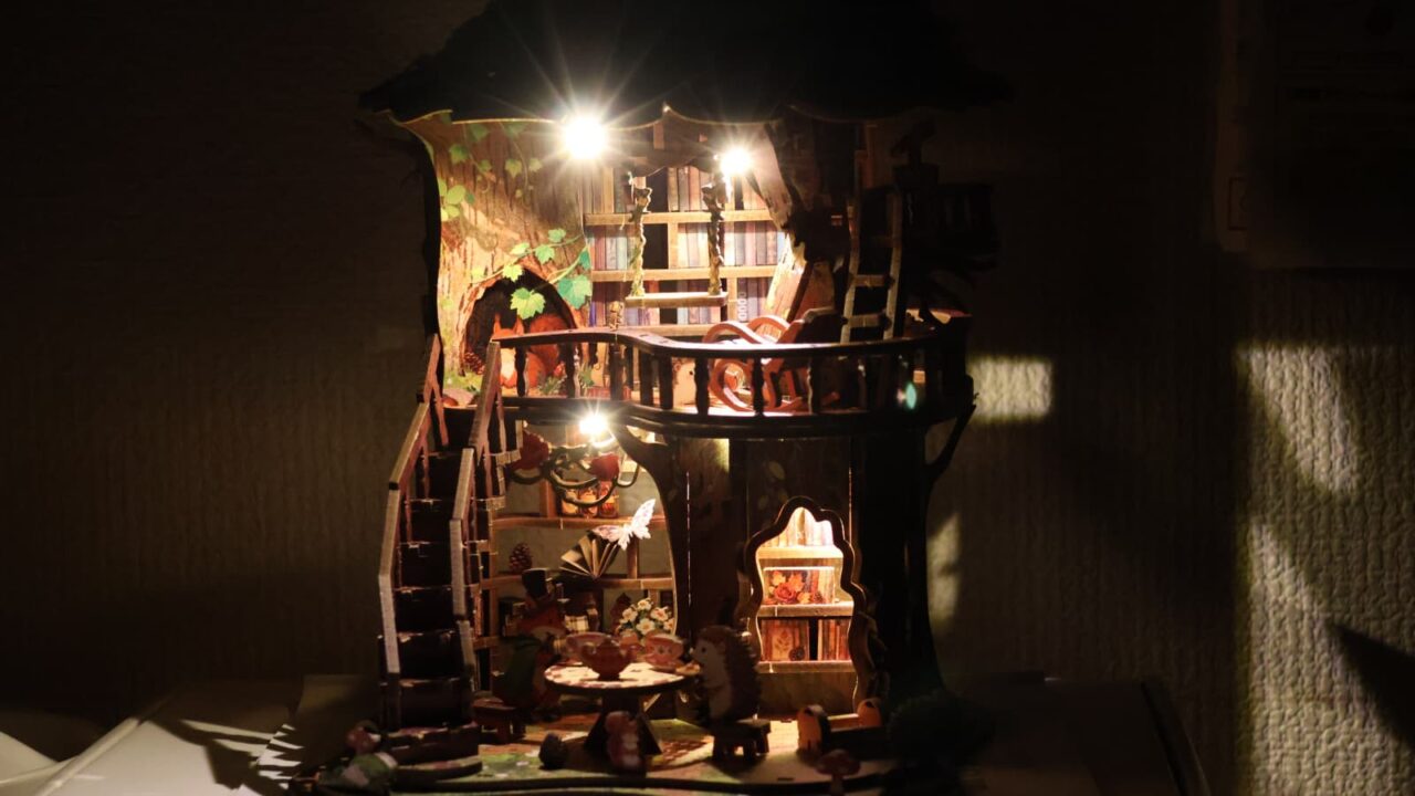 ミニチュア「森の図書館」点灯11（正面から全景）