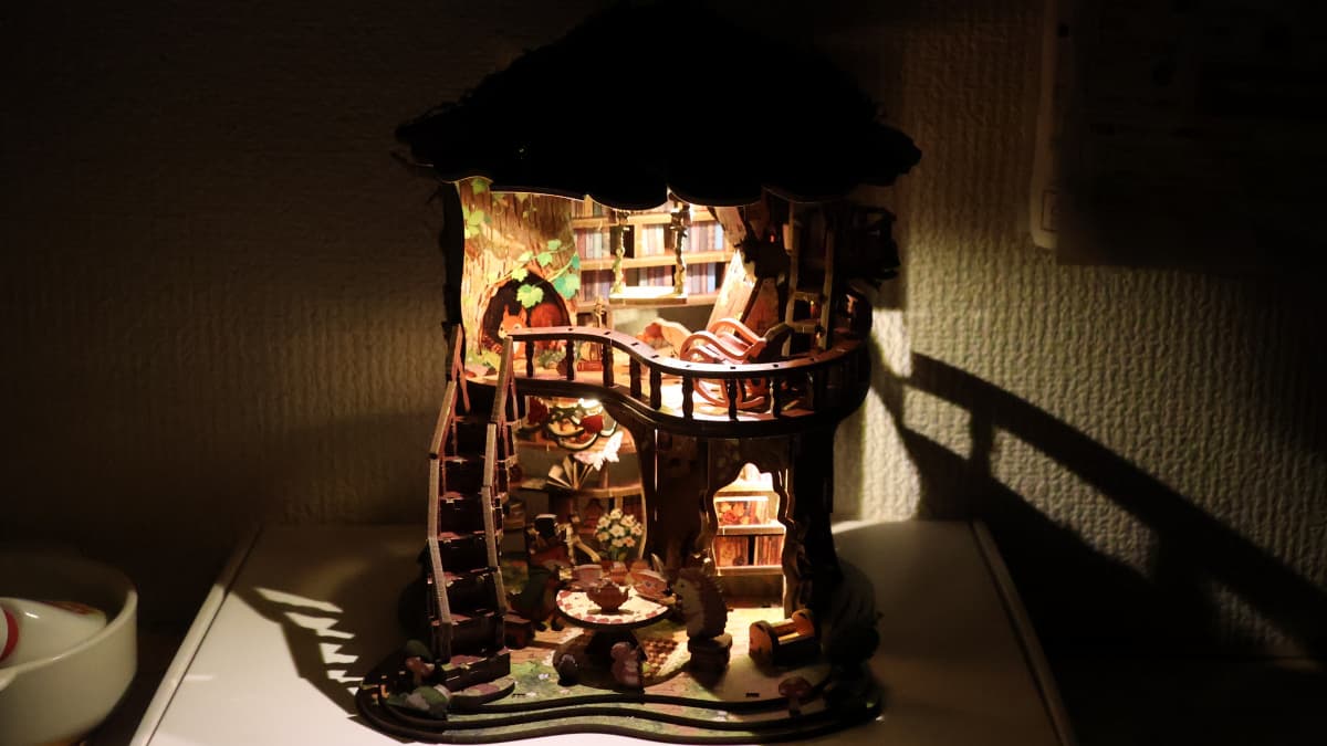 ミニチュア「森の図書館」点灯（キャッチ画像）